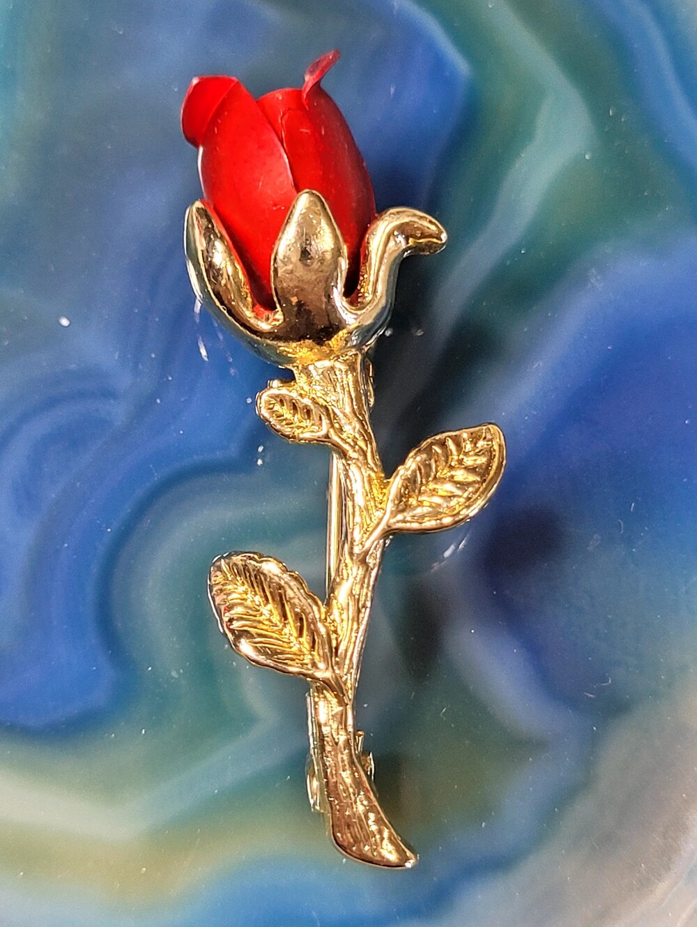 Gold-Tone Red Rose Brooch - Elegant Women's Jewelry